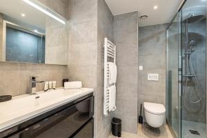 Koupelna v ubytování Cozy renovated apartment - 4P1BR - ParkingBalcony