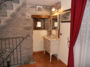 Fotografie z fotogalerie ubytování Torre Riva Dimora storica v destinaci Fiumalbo + 57 fotografií