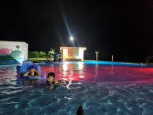 Bazén v ubytování Hotel nelumbo nebo v jeho okolí