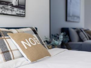 Letto o letti in una camera di Views from Clouds New Skyhome in Luxury Resort