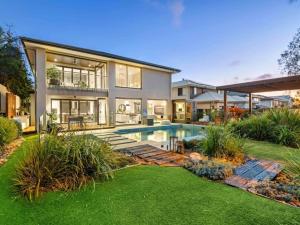 Kolam renang di atau dekat dengan Sublime Contemporary Designer Villa with Pool and Sauna