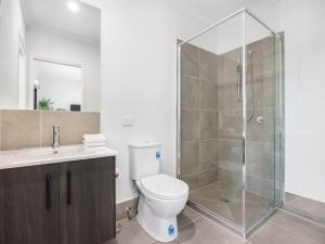 Koupelna v ubytování Well-decorated 5BR Family home + 22 fotografií