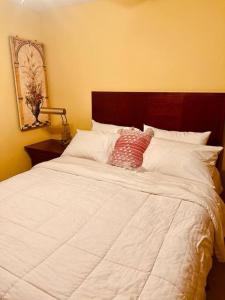 Cama ou camas em um quarto em Cozy 2-Bdr/2-bth Home Away from Home