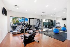 The fitness centre and/or fitness facilities at Marina View Escape 3mins walk to the beach