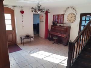 Zdjęcie z galerii obiektu "Domaine 1902"piscine,billard,boulodrome,14 pers w mieście Servian