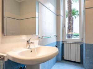 Kúpeľňa v ubytovaní Apartment La Silente by Interhome