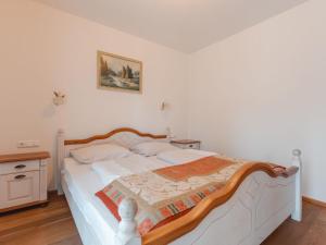 Posteľ alebo postele v izbe v ubytovaní Chalet Hochkrimml 2 by Interhome
