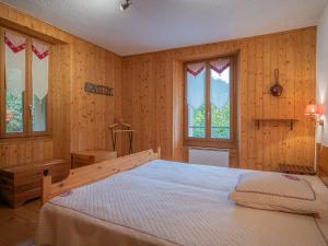 Apartment Vers Saille by Interhomeにあるベッド