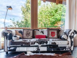 Area soggiorno di Chalet Sebas by Interhome