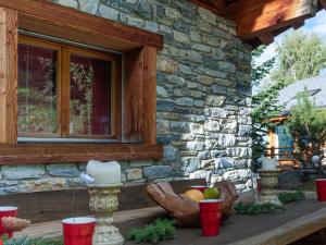 Giardino di Chalet Sebas by Interhome
