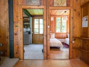 Letto o letti in una camera di Chalet Dufaux by Interhome