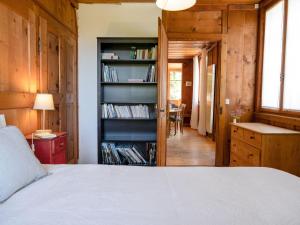 Letto o letti in una camera di Chalet Dufaux by Interhome