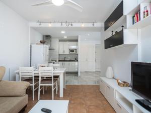 Kuchyňa alebo kuchynka v ubytovaní Apartment Jardines del Mar by Interhome + 22 fotografií