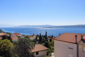 - Vistas al lago desde la ciudad en Apartments Petak, en Dramalj