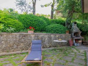 A garden outside Holiday Home Allodola by Interhome