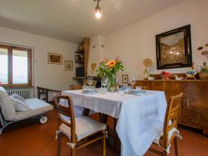 A seating area at Holiday Home Allodola by Interhome