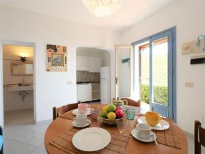 Η κουζίνα ή μικρή κουζίνα στο Holiday Home Panorama II by Interhome