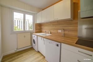 Kuchyň nebo kuchyňský kout v ubytování Bel aparté, design, proche domaine universitaire Turly + 15 fotografií