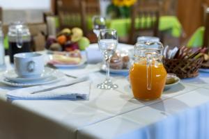 Comida en o cerca of this country house