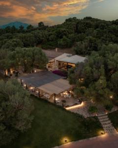 an overhead view of a building with a courtyard at Stazzo Lu Ciaccaru in Arzachena