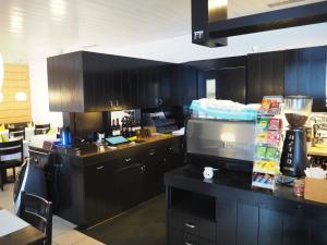 Comida en o cerca de este hotel