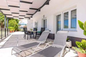 Balkón alebo terasa v ubytovaní Apartments in Povile 39105