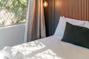 Echo Point Discovery Motel客房内的一张或多张床位