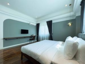 TV a/nebo společenská místnost v ubytování Hotel Seri Costa