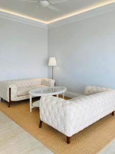 Postel nebo postele na pokoji v ubytování Highend Private Pool Villa + 35 fotografií