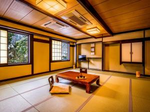 Posezení v ubytování Ooedo Onsen Monogatari Terunoyu