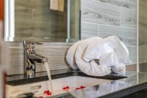 Bilik mandi di Minh Chien Hotel