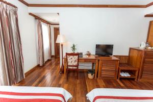 TV a/nebo společenská místnost v ubytování Cheathata CTA Hotel Siem Reap