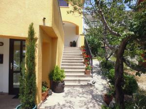 Zahrada ubytování Apartments Jadranka Povile