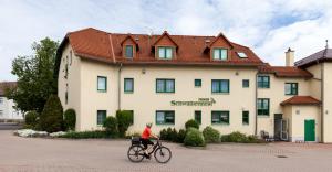 Das Gebäude in dem sich die Pension befindet