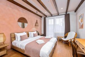 Rúm í herbergi á Hameau Mukhrani
