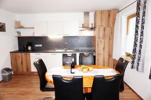 Kuchnia lub aneks kuchenny w obiekcie Ferienwohnung Aignerhof