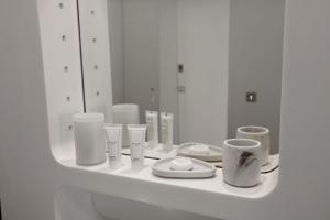 Coffee and tea making facilities at DuoMo Hotel