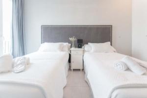 Posteľ alebo postele v izbe v ubytovaní Modern and luxurious -3 Bdr 2Bth- Pastor y Landero