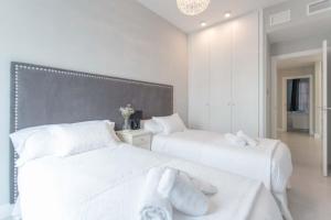Posteľ alebo postele v izbe v ubytovaní Modern and luxurious -3 Bdr 2Bth- Pastor y Landero