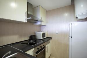 A kitchen or kitchenette at INMUEBLE DE CATEGORIA. Wifi FREE