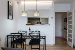 A kitchen or kitchenette at INMUEBLE DE CATEGORIA. Wifi FREE