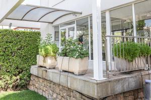 A garden outside INMUEBLE DE CATEGORIA. Wifi FREE