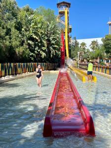 Bazén v ubytování APARTBEACH ADRIATICO 518 VISTAS PLAYA y CLIMATIZADO nebo v jeho okolí