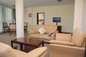Posezení v ubytování Debredamo Hotel
