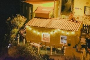 O edifício em que a casa de hóspedes se localiza