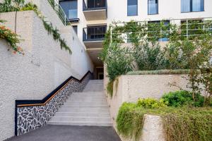 Zahrada ubytování New luxury apartment with PRIVATE Heated POOL and amazing terrace with seaview