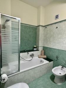 Un baño de Tutti i Comfort Giuliano's Apartment