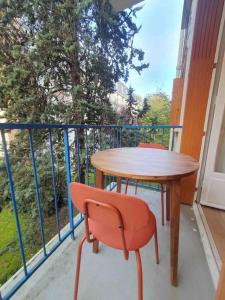 Μπαλκόνι ή βεράντα στο Château 5 min avec balcon et un Stationnement gratuit