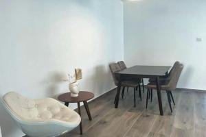 Posezení v ubytování Phaedrus Living Coral Suites Ambiance