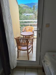 Balkón nebo terasa v ubytování LA TONNELLE